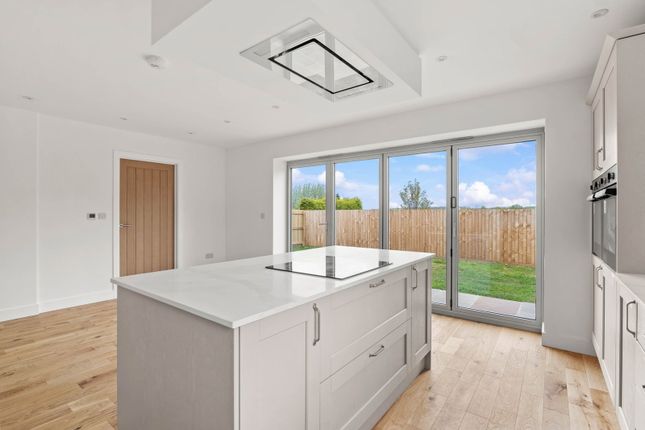 2 Oakmere, Evesham Road, Pershore photo 4