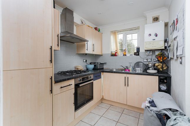 3 Discovery Mews Copthorne Bank, Crawley photo 2