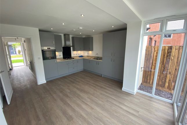 60, Whittle Way, Gloucester photo 5