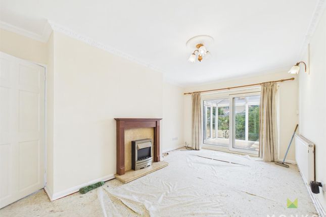 35, Roden Grove, Shrewsbury photo 2