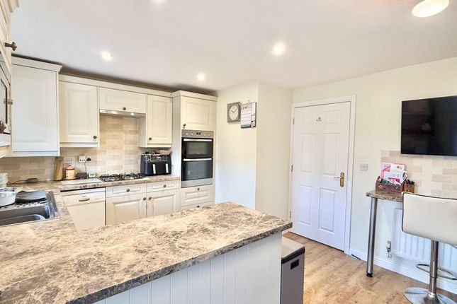 39 Selman Close, Southampton photo 3