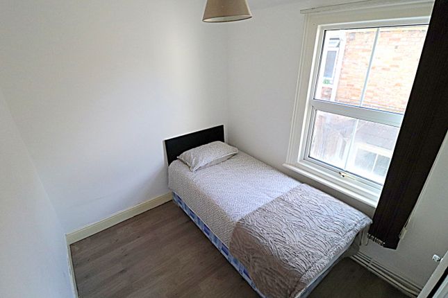 Room to rent in Ashburnham Road, Bedford