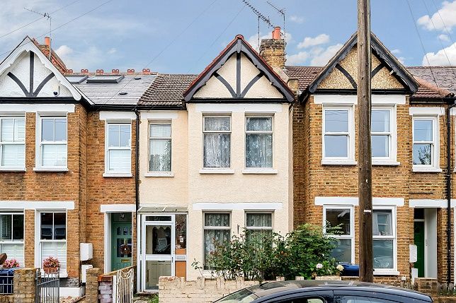 Terraced house for sale in Glenfield Road, London