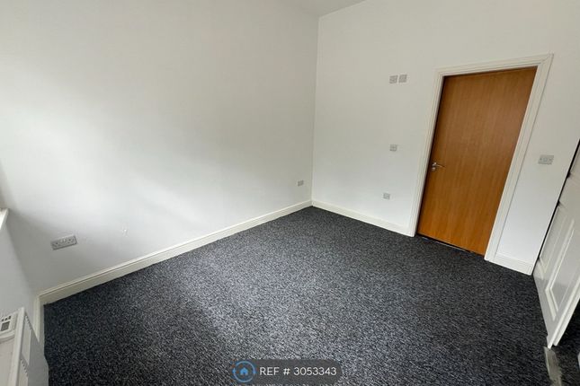 Flat, The Square, Retford photo 5