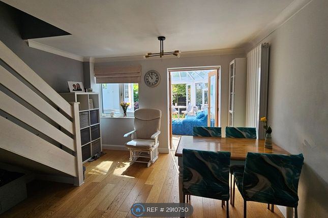 St Clements Close, Lower Earley, Reading photo 4