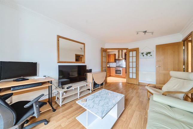 Flat to rent in Kew Court, Richmond Road, Kingston Upon Thames