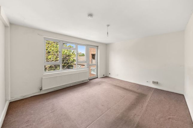 59, Farrier Road, Northolt photo 4