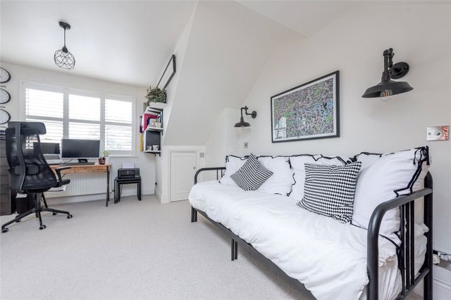 Flat for sale in Chambers Lane, London
