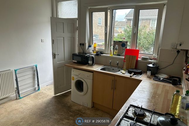 Holly St, Wakefield photo 3