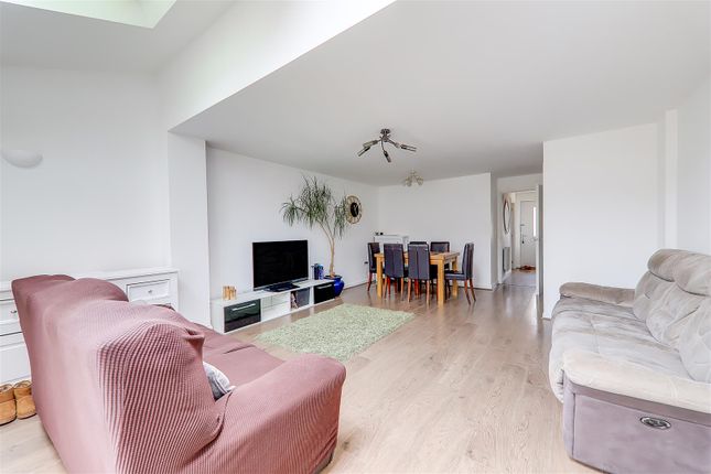 66, Quicksilver Street, Worthing photo 2