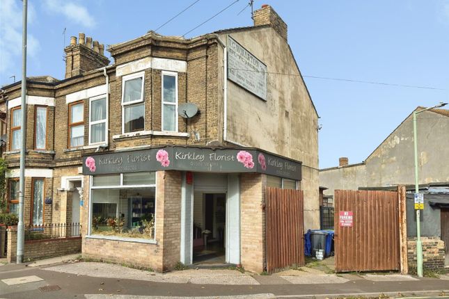 1-bed house on 10, Carlton Road, Lowestoft, £180,000