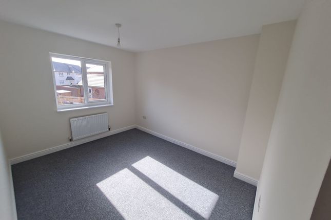 4, Chisbury Road, Swindon photo 3