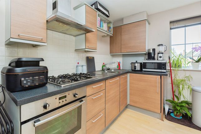 Flat 2, Royal Court, Queensgate, Aylesbury photo 4