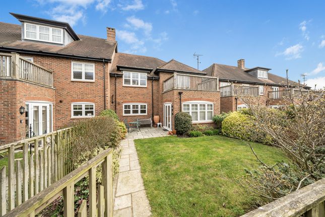 77, King Harry Lane, St. Albans photo 2