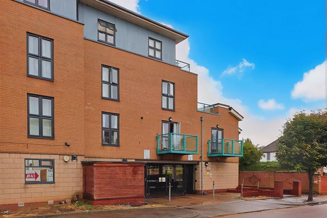 1-bed flat on 6 Narev Court,, 2 Cedar Avenue, Enfield, £225,000