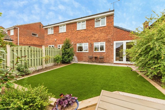 3, Chapelfield Crescent, ROTHERHAM photo 4