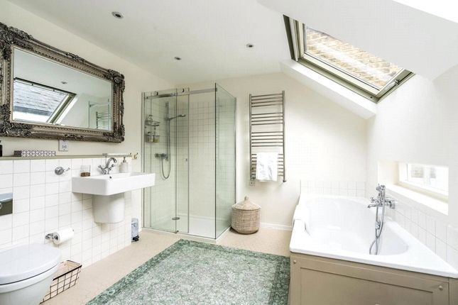 9, Lonsdale Mews, Kew photo 2
