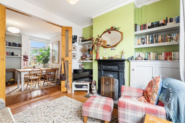 23, Robert Street, Cardiff photo 4