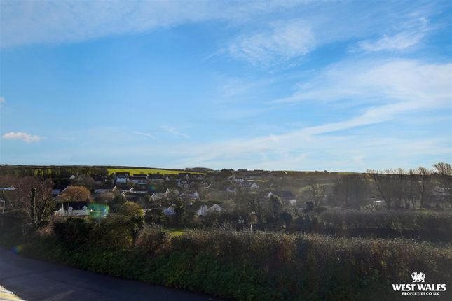 15, Burgage Green Close, Haverfordwest photo 4