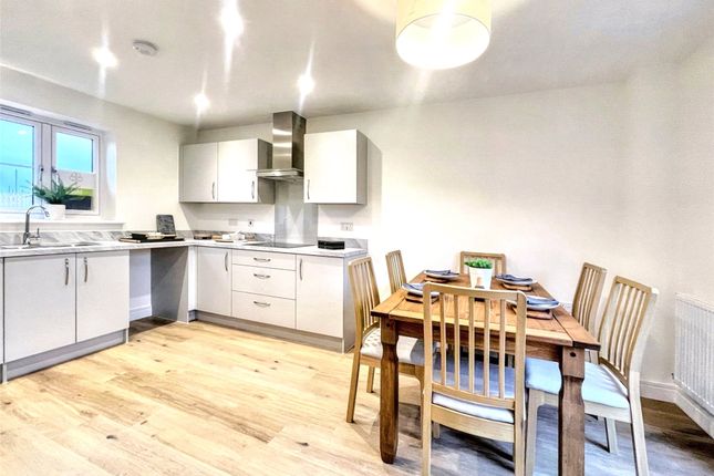 1, Laburnum Avenue, Devon photo 2
