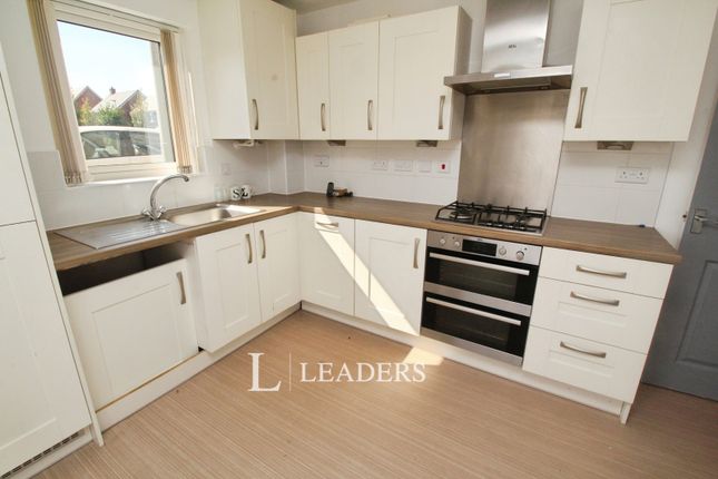 Flat 2, 36, Galapagos Grove, Bletchley photo 4