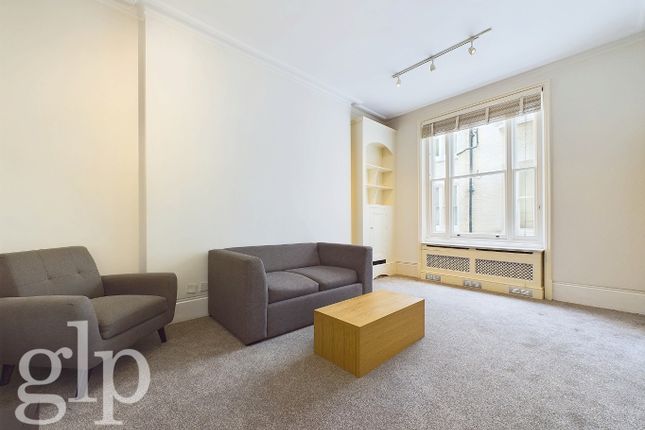 Flat to rent in St. Martin's Lane, London