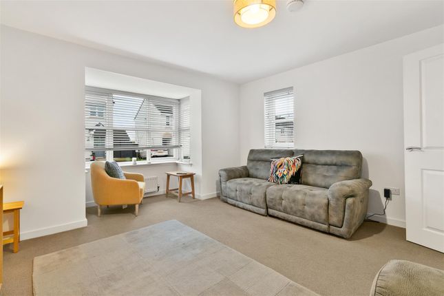 39, Queen Mary Crescent, Clydebank photo 3