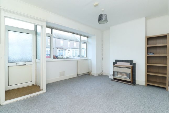 60, Byron Avenue, Kent photo 3