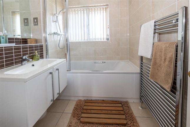 End terrace house for sale in Claverley Green, Luton, Bedfordshire