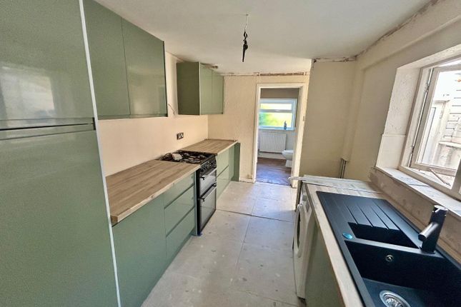 28, Buller Street, Swindon photo 3