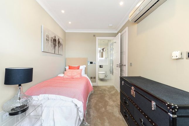 Boydell Court, 1003, St. Johns Wood Park, London photo 4