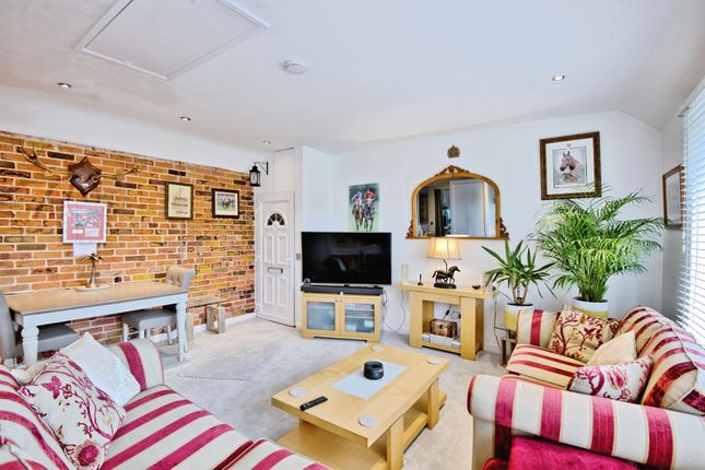 Flat 4, Blenheim, Blenheim Drive, Colchester photo 2