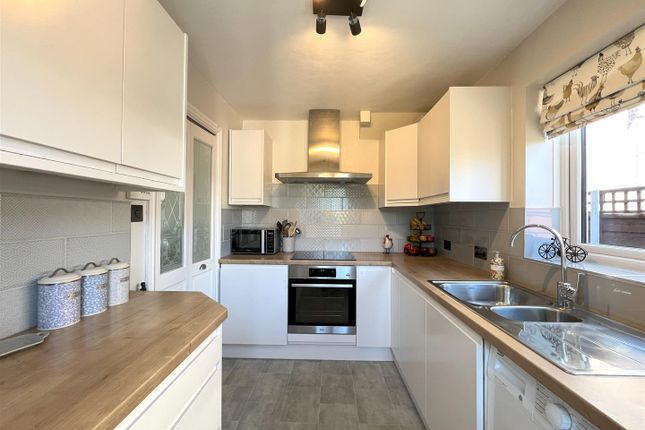 3, Camborne Close, Congleton photo 3