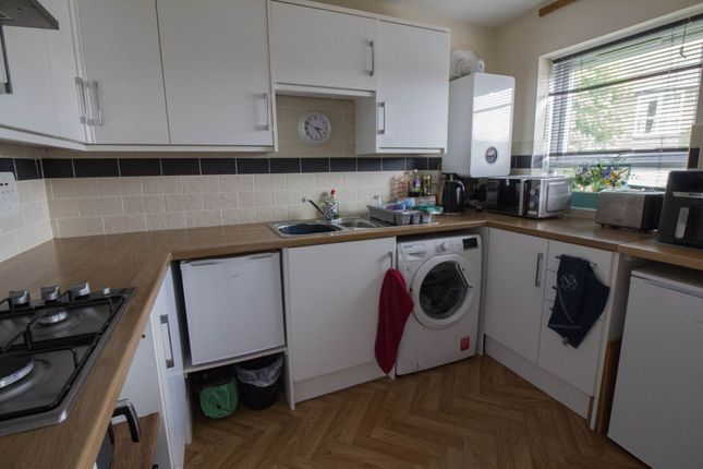 5, Maple Court, Frome photo 4