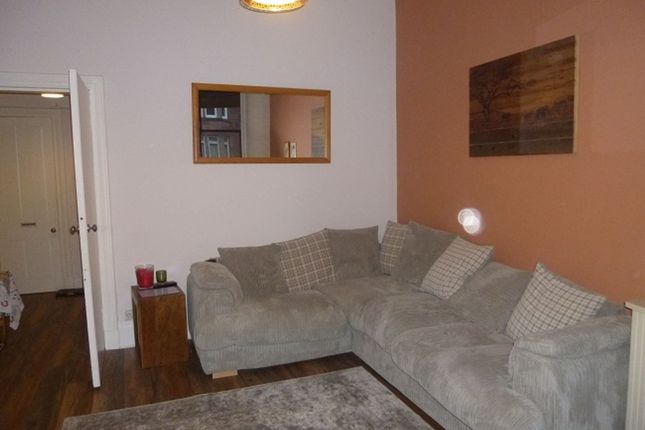 2/1 95 Woodford Street, Glasgow photo 2