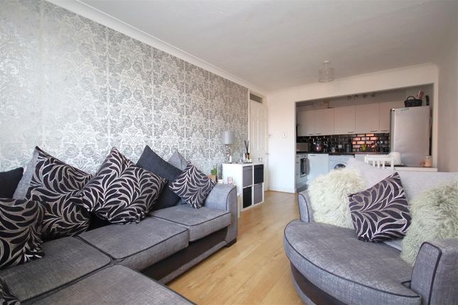 Rectory Road, Rushden photo 2