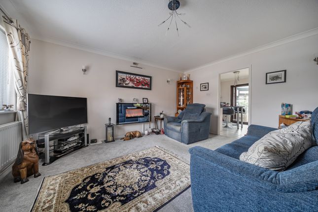 33, Billington Way, Thatcham photo 3