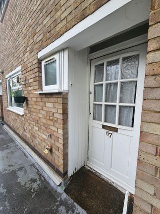 Duplex to rent in Hanford Close, London