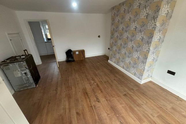 53 Stornaway Road, Leicester photo 2