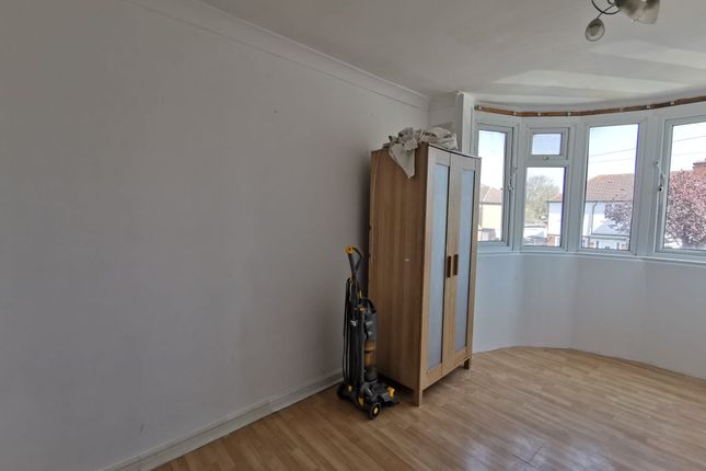 109B, Lynton Road, Harrow photo 5