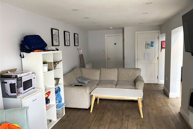 Room 5, 37, Camden Road, Somerset photo 2