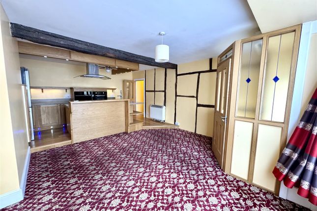 Ground floor flat, 21A, Bridge Street, Chepstow photo 2