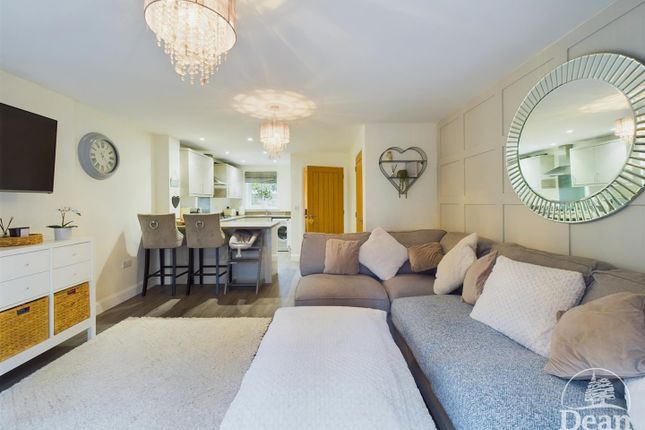 3, Harpers Close, Coleford photo 2