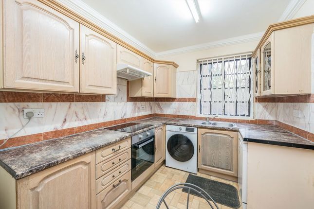Flat 7, Chester Court, Monks Drive, London photo 3