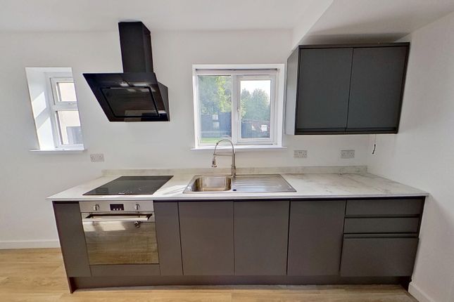 6, Ashbourne Avenue, Bradford photo 4