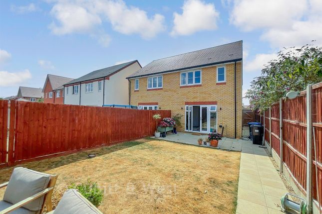 12, Speckled Wood Walk, Lancing photo 2