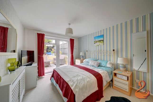 32, Sycamore Avenue, Evesham photo 4