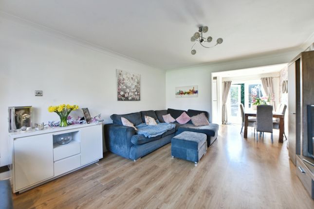 Magpie Close, Droylsden photo 3