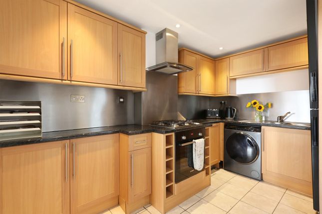 Flat 5, 56, Coleman Road, London photo 4