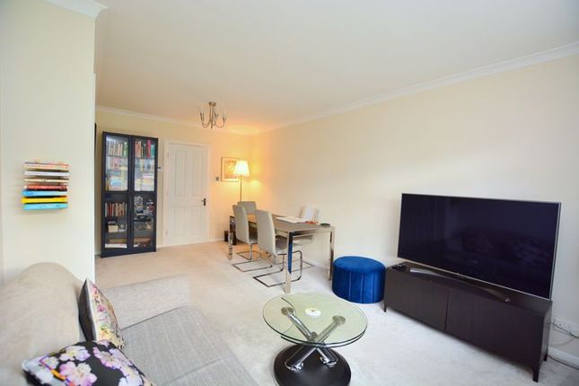 Flat for sale in Cornwall Road, Pinner